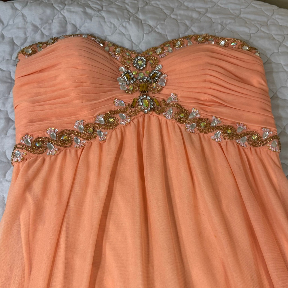 Cachet Peach Formal Beaded Strapless Dress Size 12 - Picture 4 of 10